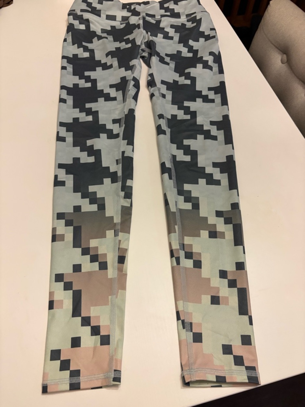 Alo Airbrush pixel ombré full length leggings size small - Picture 3 of 9